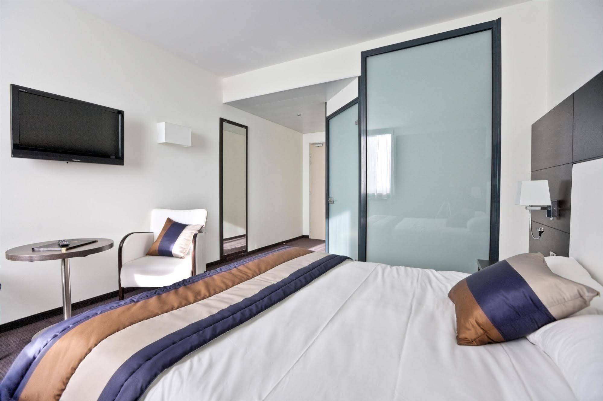 Hotel Western Europe 4*
